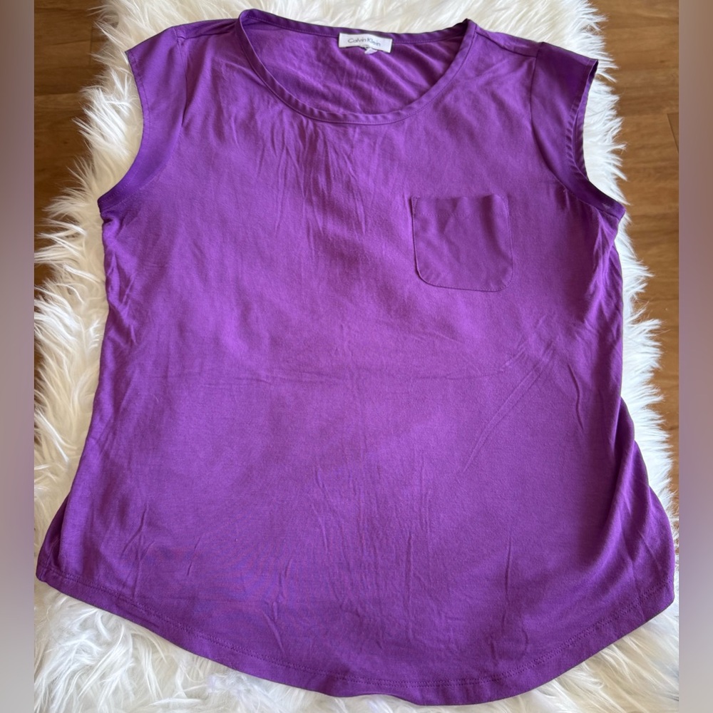Calvin Klein | Women’s Purple T-Shirt with Very Short Sleeves and Decor Pocket